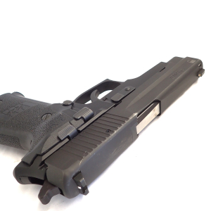 Pistolet Sig-Sauer P226 ex-police Fribourg (1998)