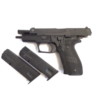 Pistolet Sig-Sauer P226 ex-police Fribourg (1998)